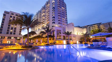 Miami Beach Hotels .
